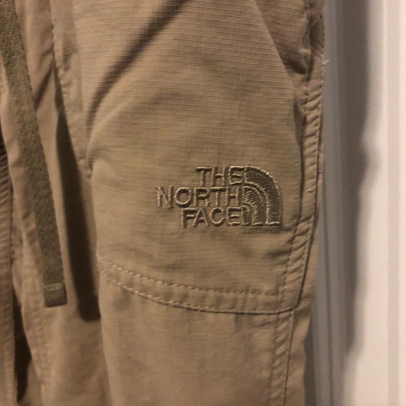 The North Face hiking Pant/Capri Women’s - Picture 4 of 4